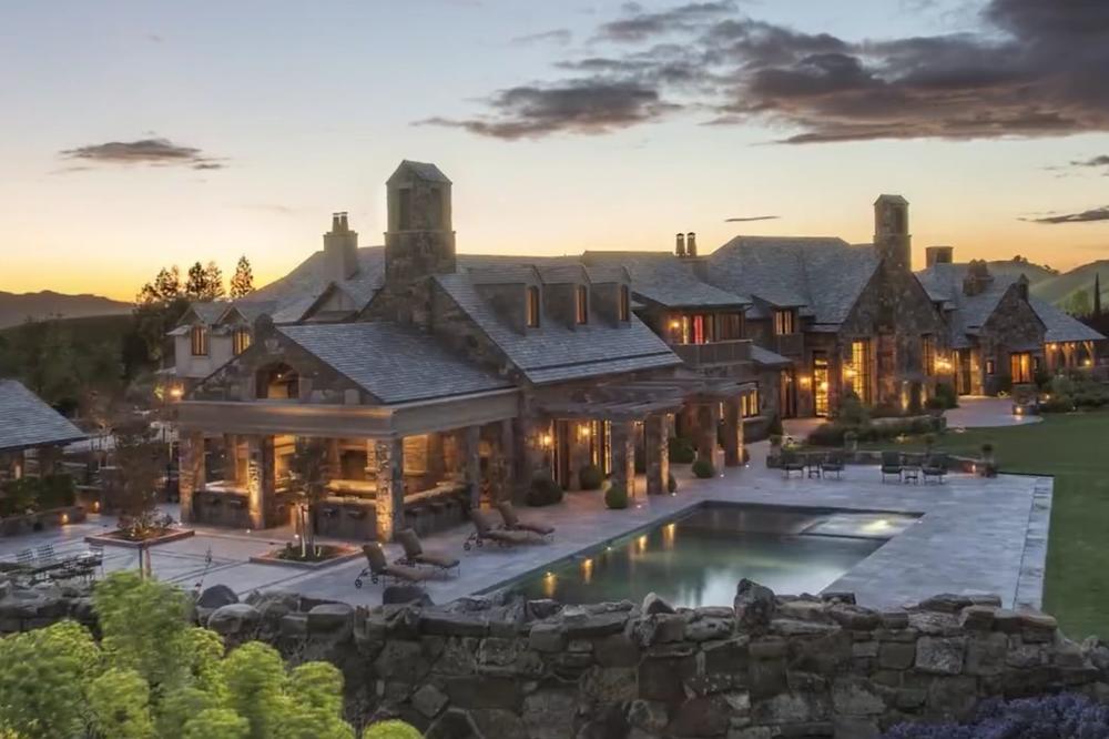 Pseća vila od 39 miliona dolara na prodaju: Ludački luksuz za četvoronošce! (FOTO) (VIDEO)