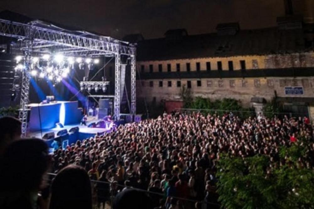 DEV9T: Visoke štikle nisu izbor koji savetujemo! (FOTO)