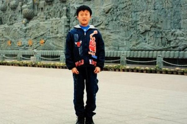 Dan pre svadbe našli su fotografiju od pre 16 godina, i shvatili da im je bilo suđeno! (FOTO)