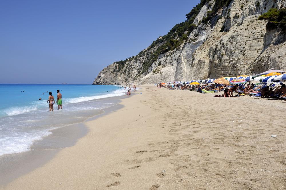 SRBIN SLUČAJNO ZASPAO NA NUDISTIČKOJ PLAŽI: Kada se probudio, dočekalo ga je IZNENAĐENJE!