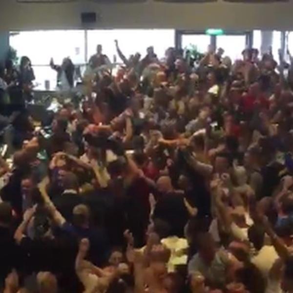 Opšta ludnica i hektolitri piva: Ovako su Englezi proslavili pobedonsoni gol nad Velsom! (VIDEO)