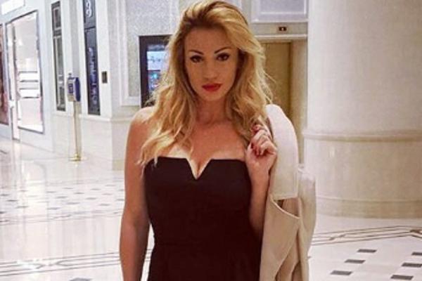 Ponovo se vraćaju na velika vrata: Ana Kokić fura farke koje će sutra furati svaka druga klinka! (FOTO)