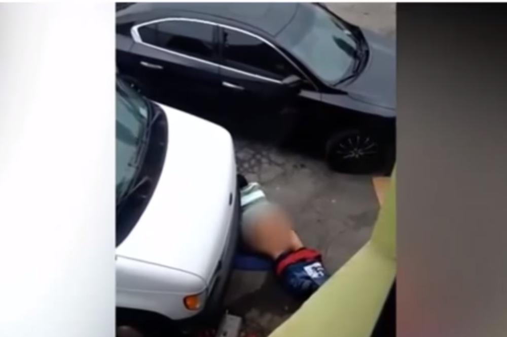 Verovali ili ne: Muškarac snimljen tokom sesksa sa asfaltom! Da, toliko je lud! (VIDEO)
