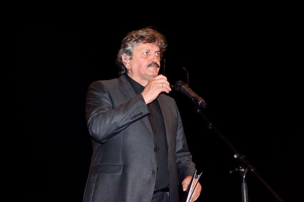 SMRT ZBOG KOJE ĆETE PLAKATI DANIMA! Oproštajni tekst Radoša Bajića od NJEGA Srbiju ostavio u PATNJI I SUZAMA!