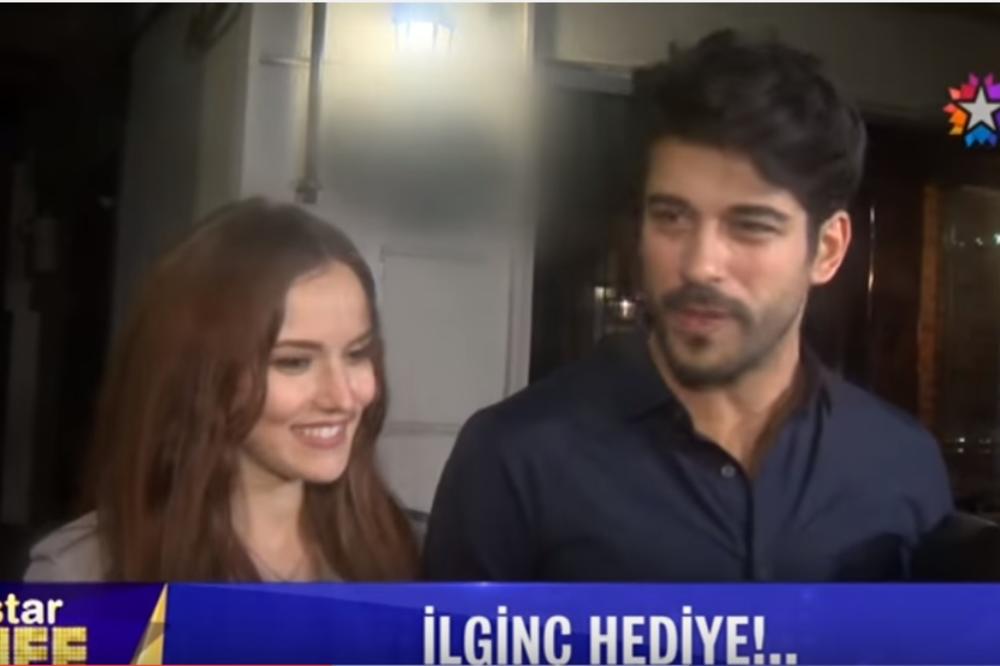 Žene nisu prežalile to što se oženio, a skroz su poludele kad su videle šta je poklonio ženi! (VIDEO)