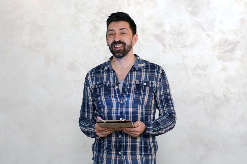 -Il’ si bos il’ si hadžija! Evo kako se Amidža probijao kroz poplavu! (VIDEO)