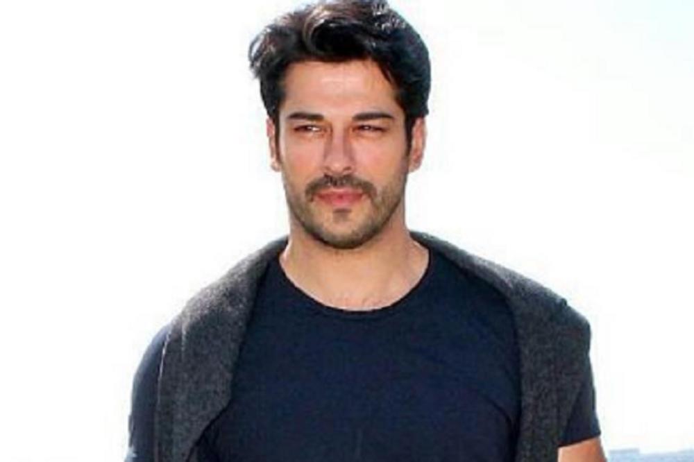 BALI BEG POSTAO OTAC: Nasmejaćete se kada vidite koje IME je dao SINU! Tako se preziva jedna NAŠA PEVAČICA