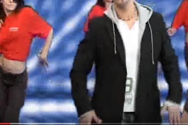 Poznati folk pevač objasnio: Stan sam kupio zahvaljujući svom penisu od 28 centimetara, a ne pevanjem! (VIDEO)