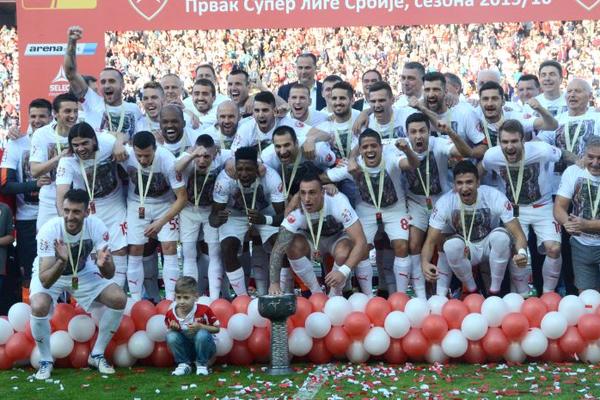 Evo sa kojom će loptom igrati Zvezda ako se dokopa Lige šampiona! (FOTO)