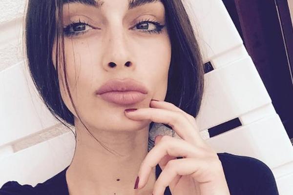 Najobrazovanija misica 21. veka je Srpkinja! Završila faks i smuvala brata naše čuvene folkerke!