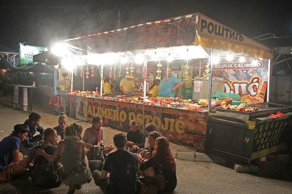 PLATA 100.000 DINARA PLUS BAKŠIŠ, ISKUSTVO NIJE NEOPHODNO, A NIKO NEĆE DA RADI: Vlasnik dao oglas i ostao u šoku!