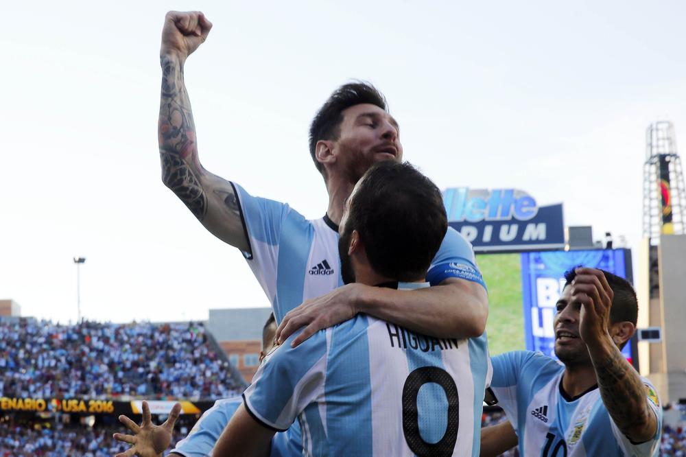 Počeo od Srba i Hrvata: Mesi srušio Batigola i postao najbolji strelac Argentine! (VIDEO)