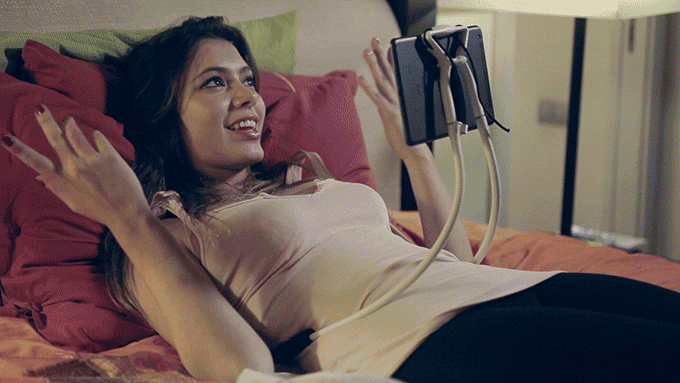 Suspendo je stigao: Sa ovim selfi stikom sve je moguće (GIF) (VIDEO)