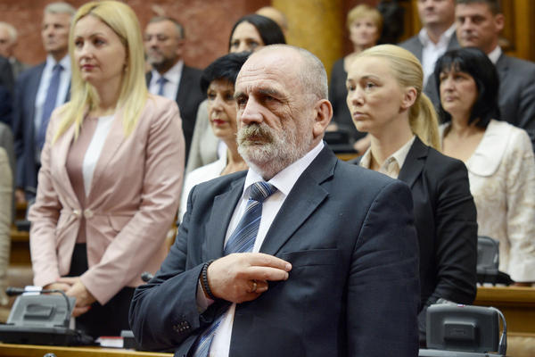 RISTIČEVIĆU, ŠTA BI OVO? Žena poslanika SNS vodi firme koje SRBIJI duguju MILIONE!