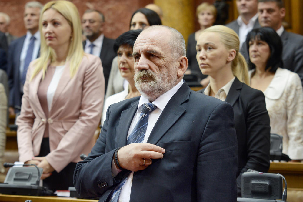 RISTIČEVIĆU, ŠTA BI OVO? Žena poslanika SNS vodi firme koje SRBIJI duguju MILIONE!