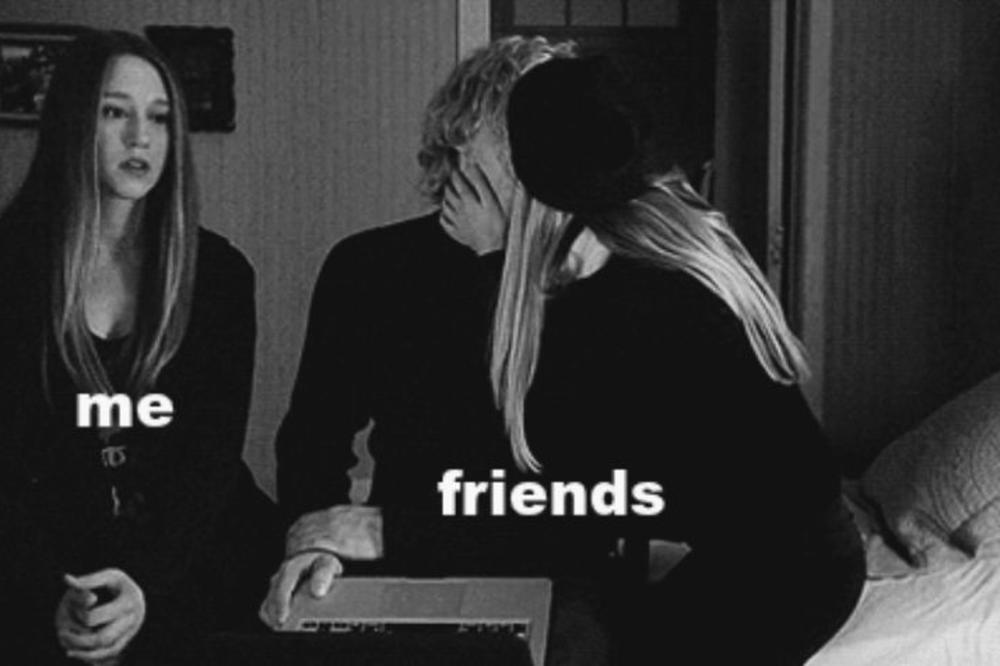 Moj drug ima ribu, a ja grlim metlu: 10 držača sveća koji su uhvaćeni u pogrešnom trenutku (FOTO)