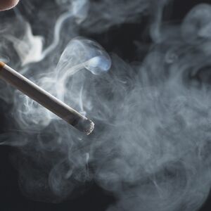 Ako ste 1. cigaretu zapalili pre 20. godine, lekari upozoravaju na bolne posledice: Godine nisu samo broj, oprez!