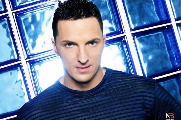 Pevao je Tebi moja mazo, a onda propao u zemlju! Gde je i šta radi Srđan M? (FOTO)(VIDEO)