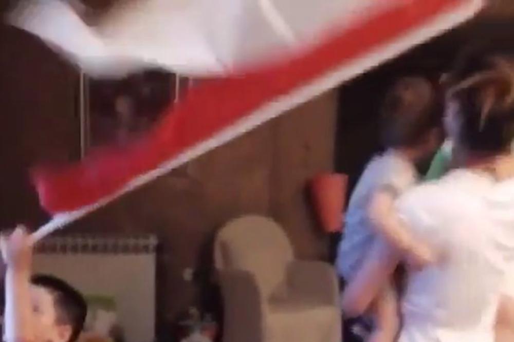 U ovoj kući se umesto uspavanki peva pesma Delija i to nije nimalo iznenađujuće! (VIDEO)