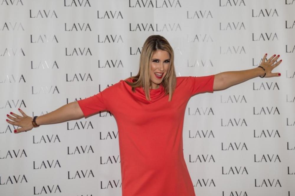 Veliki odziv javnih ličnosti: Lava promivisala spot za pesmu Sada me ljubi (FOTO) (VIDEO)