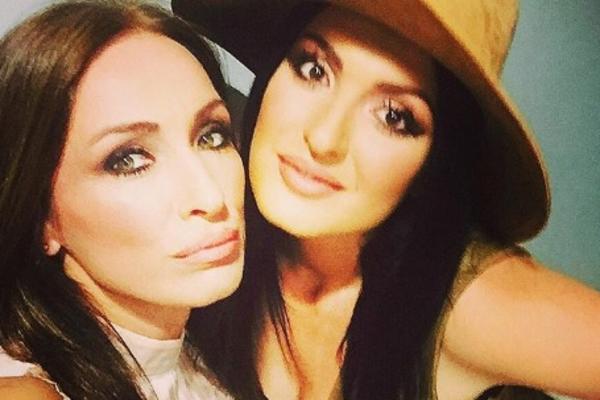 Deca poznatih: Rodila bivšem robijašu dete, pa je ostavio!! Mir pronašla ni manje ni više nego u crkvi (FOTO)