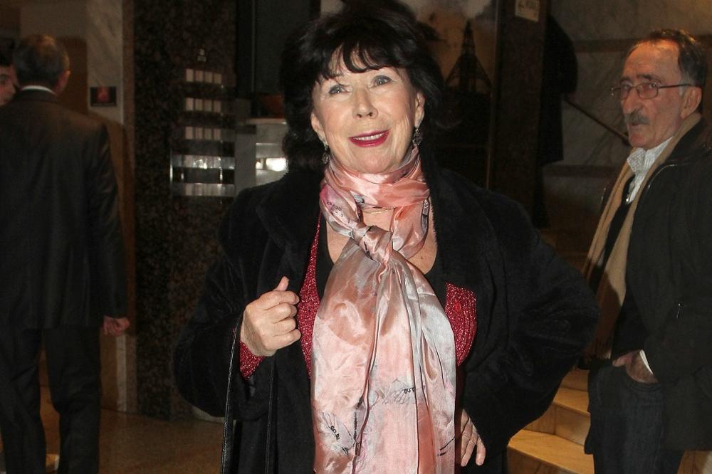 Nije odolela pod stare dane: Posle druženja sa Seve i Seka Sablić bila kod plastičara! Evo šta je peglala...