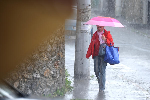 Upozorenje: Srbijo, spremi se - stiže nova tura oluje, grada i pljuskova! I to pre nego što mislite!