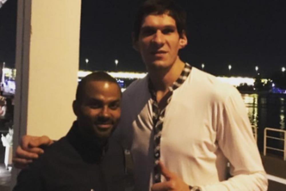 Bobi se pohvalio fotkom iz provoda sa Parkerom, a navijači osuli paljbu! (FOTO)