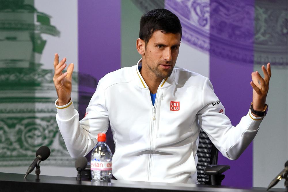 ISPLIVALA NIKAD VIĐENA FOTKA NOVAKA ĐOKOVIĆA I NAŠE ČUVENE GLUMICE: Grle se! (FOTO)