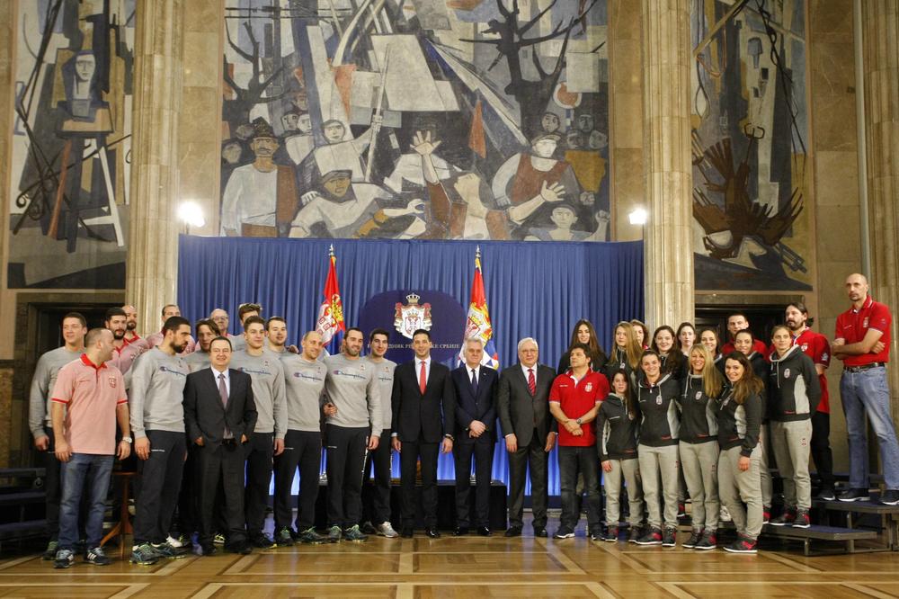 Toma se najstrašnije ispalio kada je čestitao vaterpolistima! (FOTO)