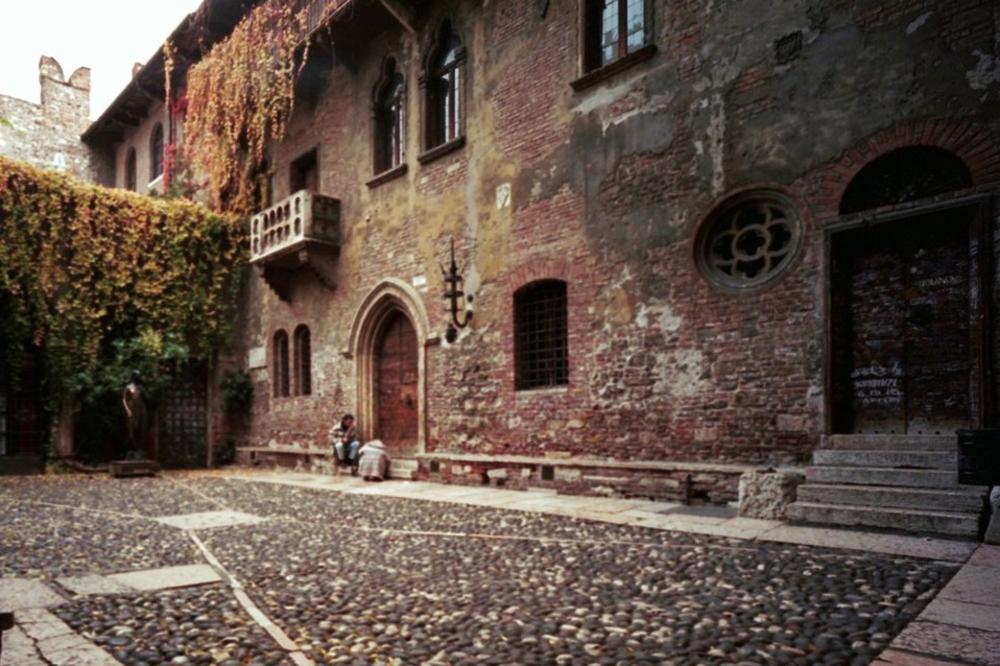 Ponuda koja će vas naterati da se zamislite: Kuća u inostranstvu za 1 evro, ali postoji caka! (FOTO)