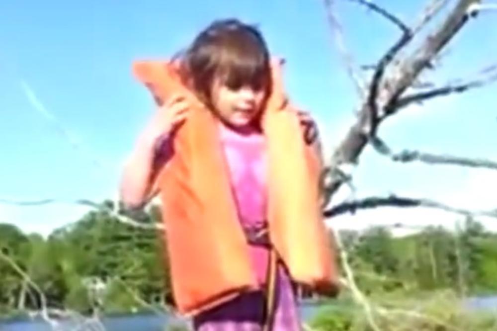 Kad je video šta je njegova devojčica zgrabila golim rukama zaledio se! (VIDEO)