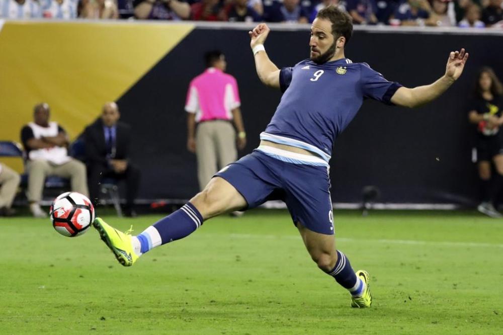 On ubija argentinski san o trofejima: Iguain u finalima ne može da ubode ni tri puta veći gol! (VIDEO)
