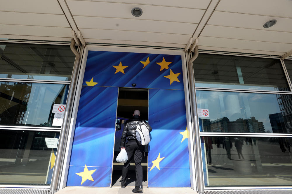 KOSOVO JE LAŽNA DRŽAVA, ORI SE EVROPOM! Ove zemlje ČLANICE EU udariće NAJVEĆI ŠAMAR Albancima i povući priznanje