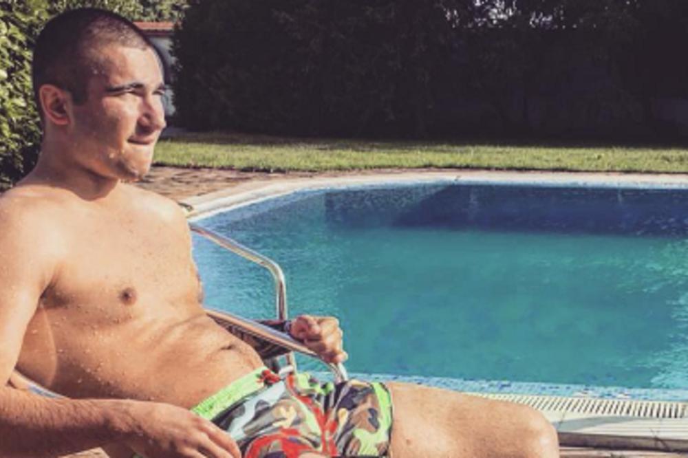 Mirko Šijan prvi put izveo devojku u javnost! Ona je PRAVA LUTKA (FOTO)