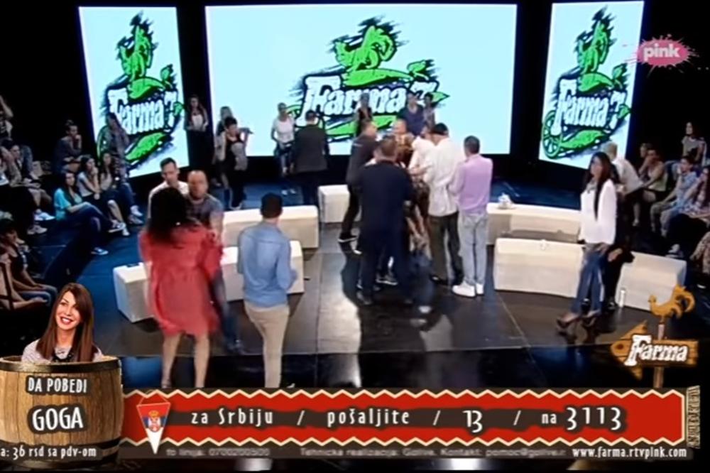 Potpuni haos: Pogledajte opštu tuču u studiju, Cecini roditelji nasrnuli na Sašku Karan! (VIDEO)