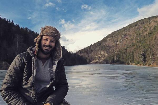 Oženio se Andrej Maričić: U ovom odelu on je najzgodniji srpski mladoženja, ali tek da mu vidite mladu... (FOTO)