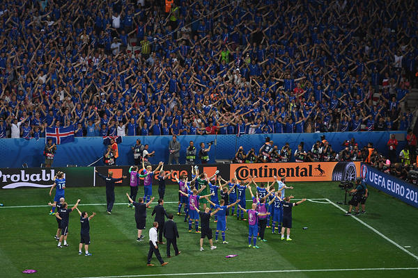 Srbi su zbog EURO zavoleli Island! 10 razloga zašto je ovo najluđa zemlja na svetu! (FOTO) (VIDEO) (GIF)