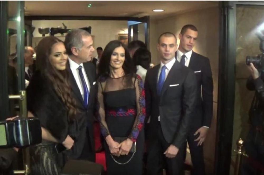 Evo, opet smo shvatili da je Nikša frajerčina! Najlepši Terzić zbog Maše opet u centru pažnje! (FOTO)