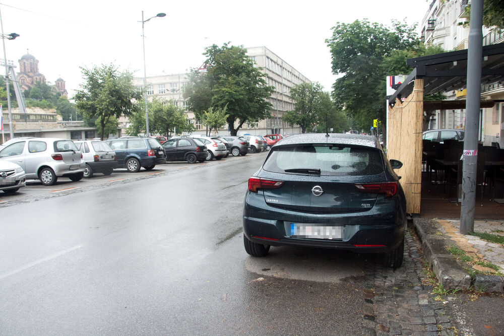 Nepropisno parkiranje