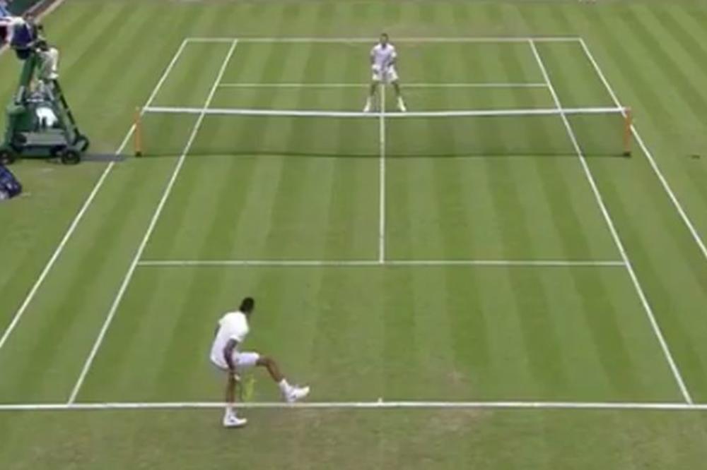 Vimbldon tek što je počeo, a već imamo najbolji poen na turniru! (VIDEO)