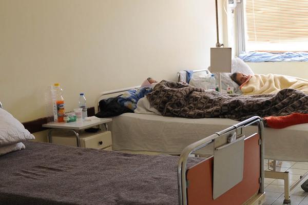 Još jedna bolnica u Srbiji ograničava posete: Ulaz moguć samo sa maskom i to jednom nedeljno