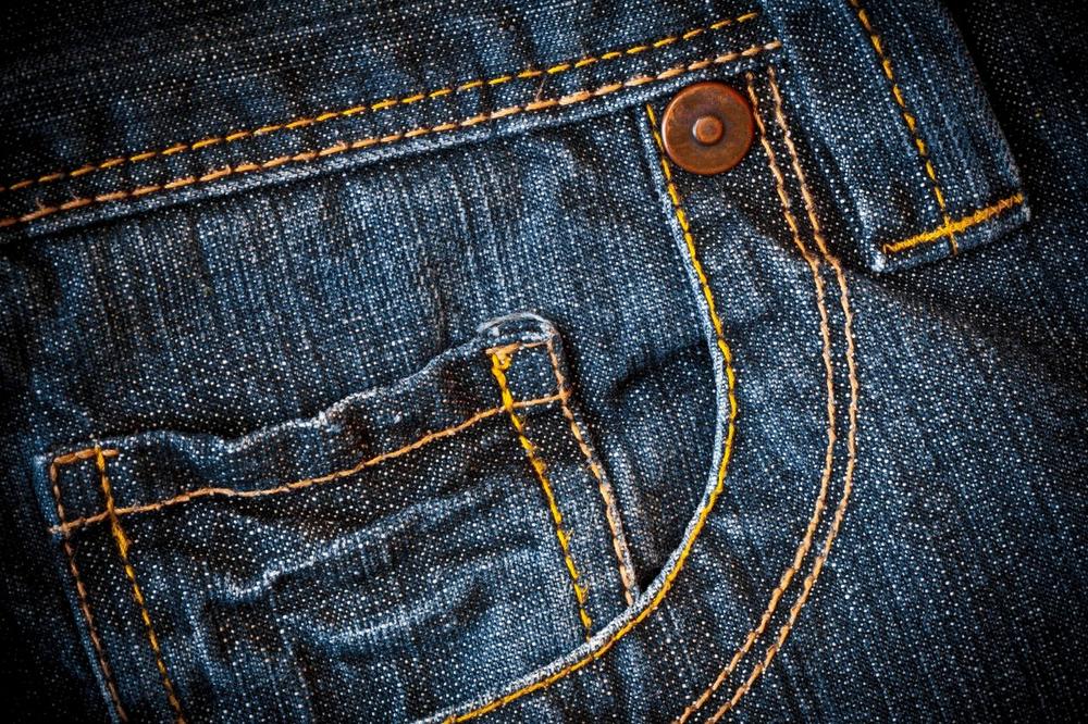 NIKADA NE BISTE POGODILI! Ovo je PRAVA svrha malog džep na farmerkama, priča je NEVEROVATNA