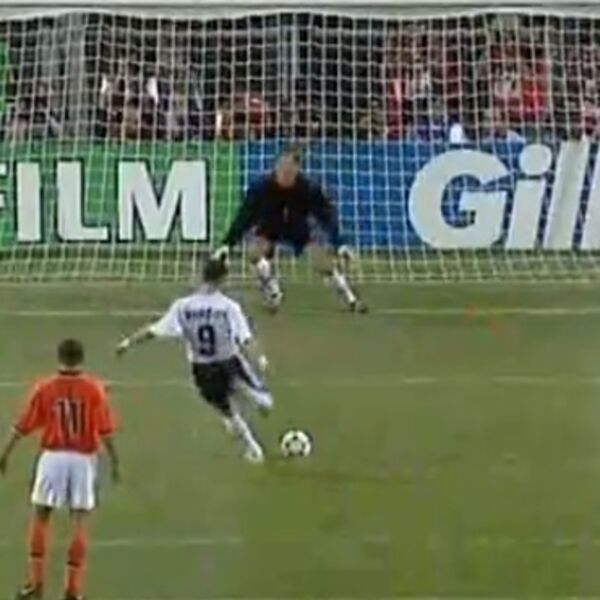 Pre tačno 18 godina desio se najtragičniji trenutak za srpski fudbal, a nije Mijatova prečka! (VIDEO) (GIF)