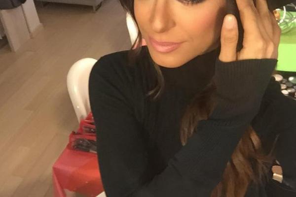 Bez gaća: Ministarka objavila fotku pre seksa! Samo da joj vidite pozu! (FOTO)