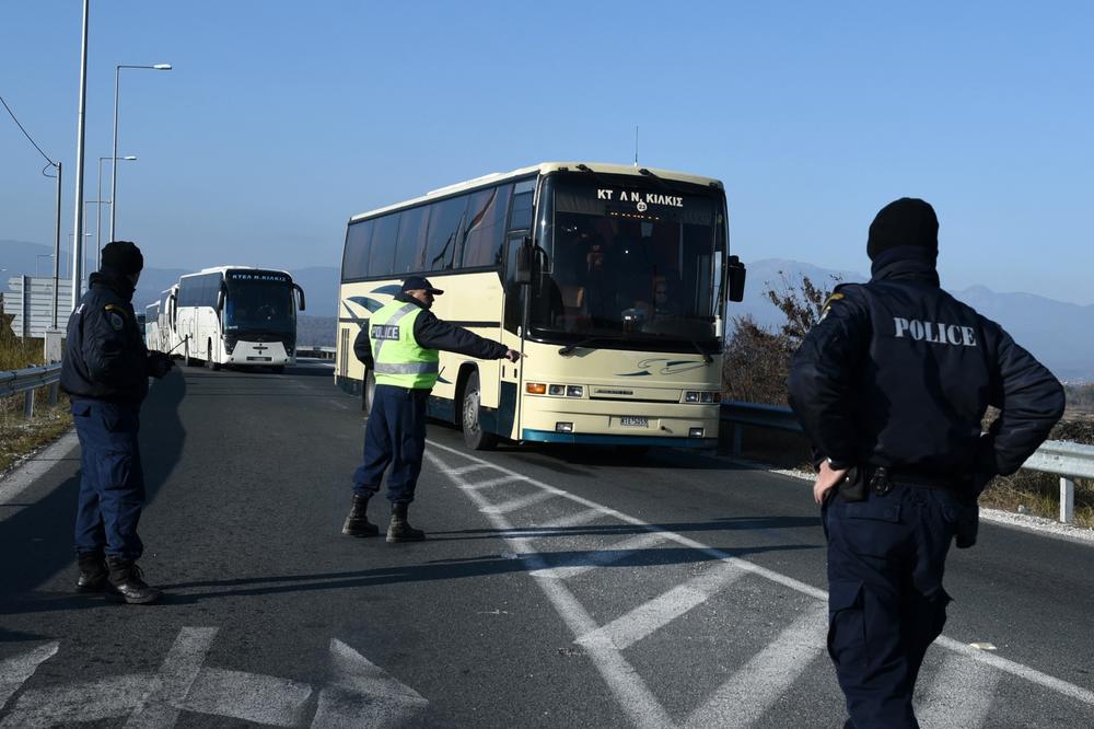 HOROR NA EKSKURZIJI: Kamion udario u autobus sa bosanskim đacima, POGINUO VOZAČ!