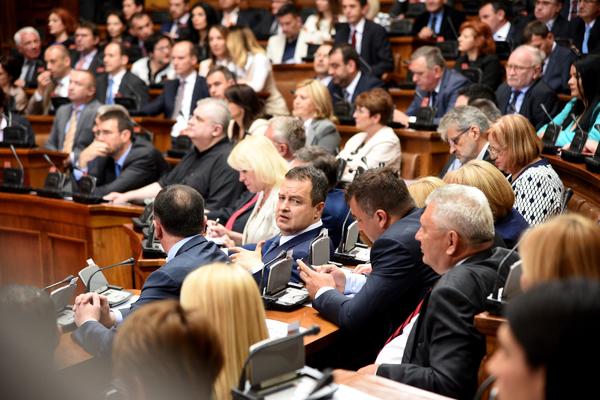 Narodni poslanik podneo ostavku, odriče se plate od 110.000 rsd! (FOTO)