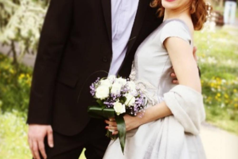 Pokazala trudnički stomak! I naša glumica, ćerka poznatog glumca, čeka prinovu! (FOTO)