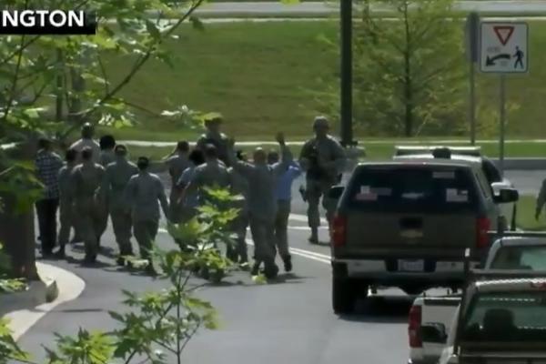 Haos u Vašingtonu: Pucnjava u bazi Obaminog aviona potresla svet! (VIDEO)