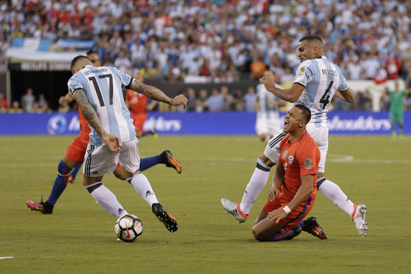 Sa horor povredom igrao celo finale: Zgrozićete se kada vidite kako mu sad izgleda stopalo! (FOTO)